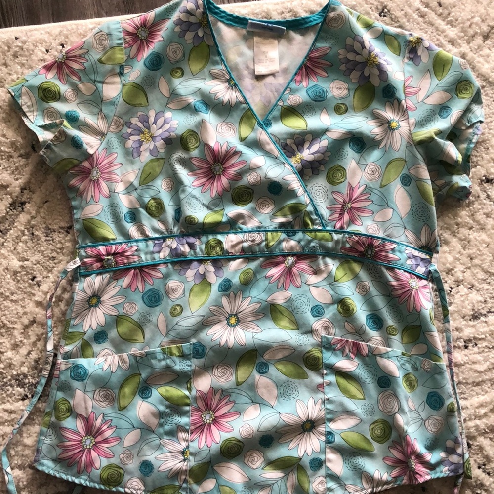 Scrub top